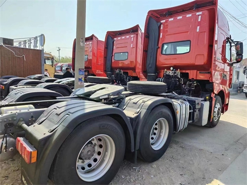 二手豪沃TH7牵引车