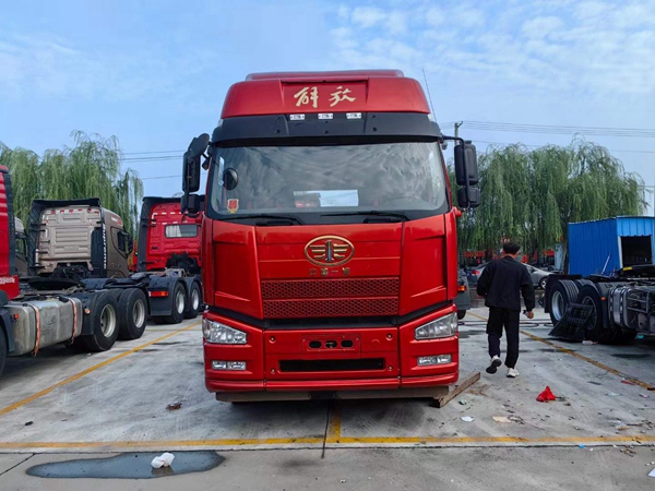 二手牵引车